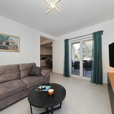 Malena Appartement *